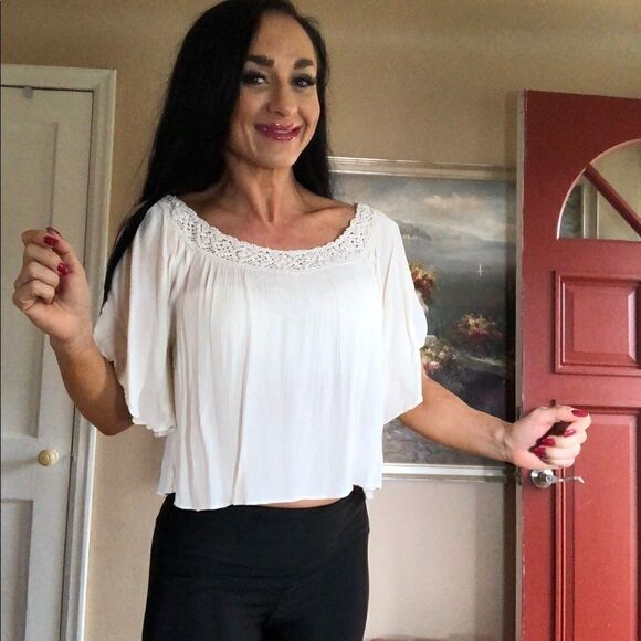 Forever 21 Tops - Forever 21 cute light summer top
